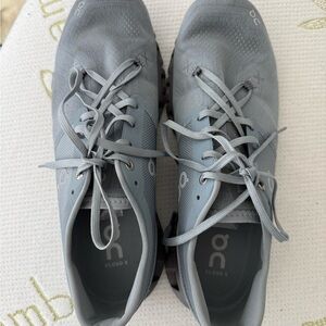 On Running Cloud X Athletic Shoes - Gray